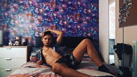 Nacktes geleaktes OnlyFans-Foto von Lewis