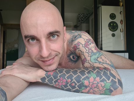 Nacktes geleaktes OnlyFans-Foto von Bela