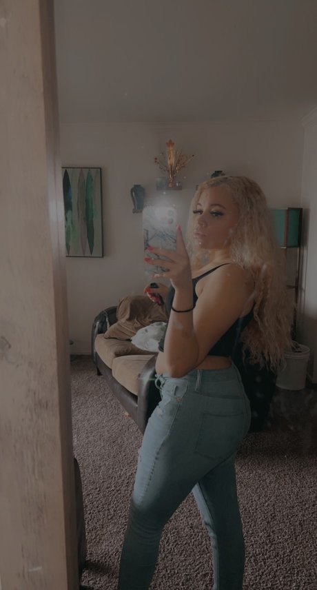 Nacktes geleaktes OnlyFans-Foto von Ari