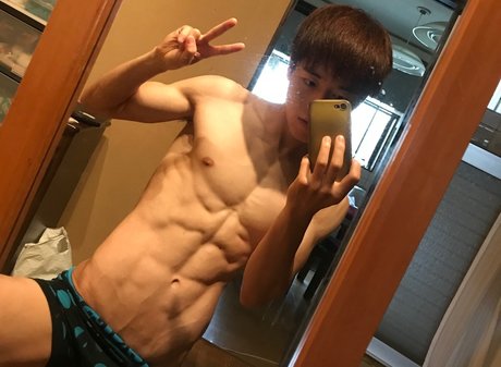 Nacktes geleaktes OnlyFans-Foto von Machalatte