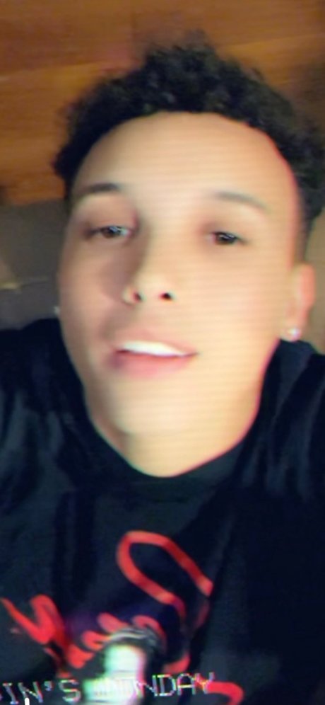 Nacktes geleaktes OnlyFans-Foto von Angelo