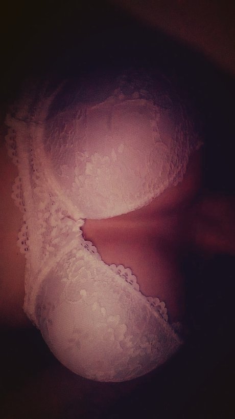 Nacktes geleaktes OnlyFans-Foto von Melli 