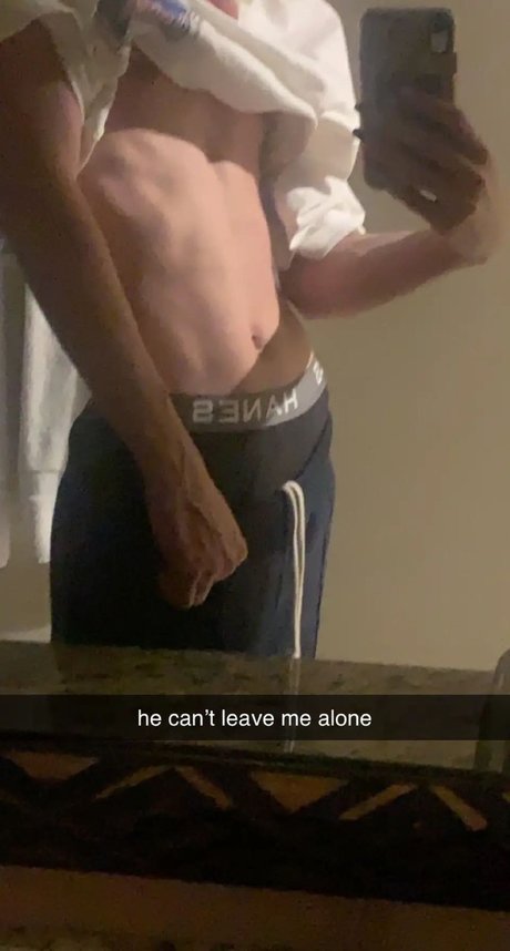 Nacktes geleaktes OnlyFans-Foto von Max