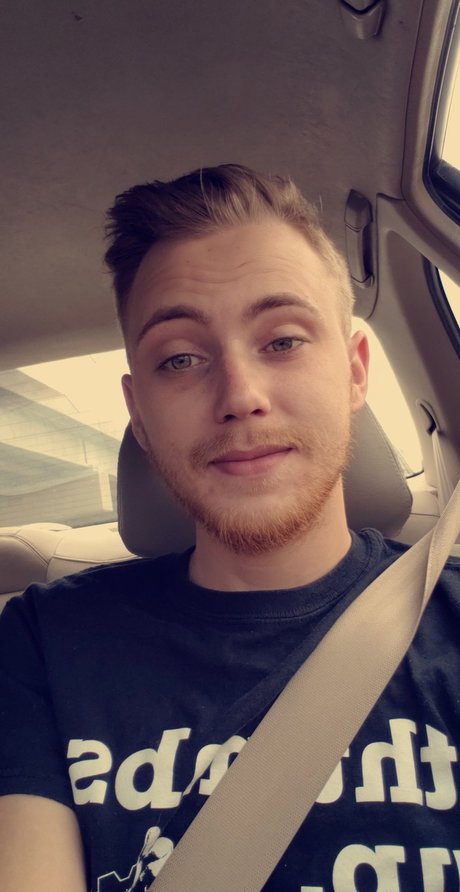 Nacktes geleaktes OnlyFans-Foto von Maverick