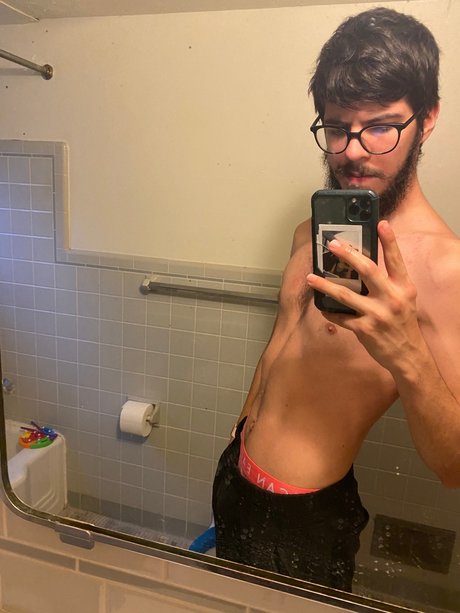 Nacktes geleaktes OnlyFans-Foto von Nathan Smith
