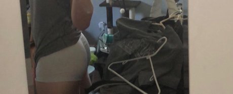 Nacktes geleaktes OnlyFans-Foto von Michael Austin