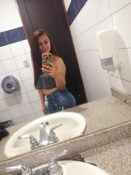 Nacktes geleaktes OnlyFans-Foto von Monica Prez