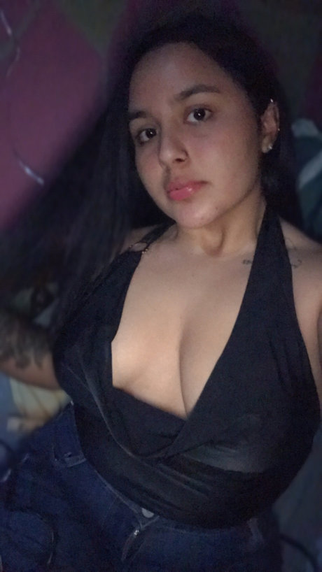 Nacktes geleaktes OnlyFans-Foto von Nai