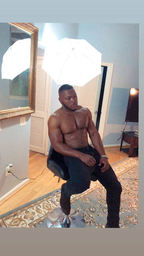 Nacktes geleaktes OnlyFans-Foto von Mrbachelor