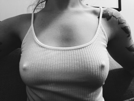Nacktes geleaktes OnlyFans-Foto von Mae Wild