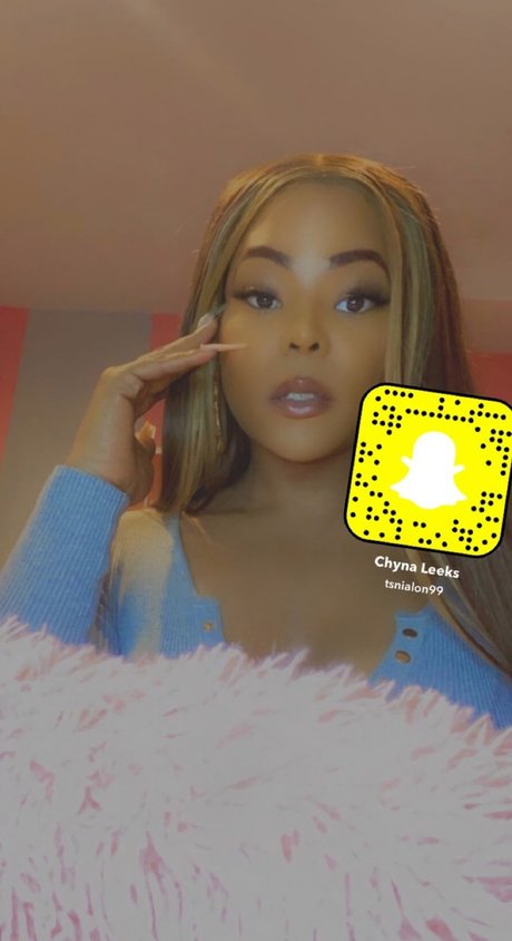 Nacktes geleaktes OnlyFans-Foto von Chynaleek