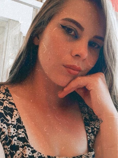 Nacktes geleaktes OnlyFans-Foto von Any Math