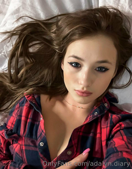 Nacktes geleaktes OnlyFans-Foto von Adalyndiary