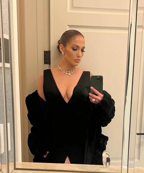 Nacktes geleaktes OnlyFans-Foto von Jennifer Lopez