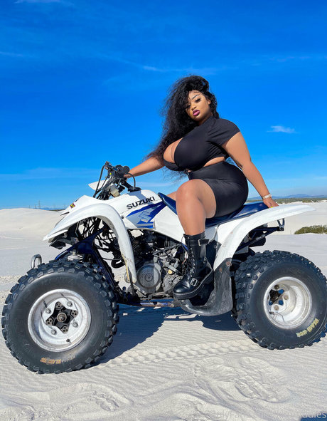 Nacktes geleaktes OnlyFans-Foto von Kim Tiddies