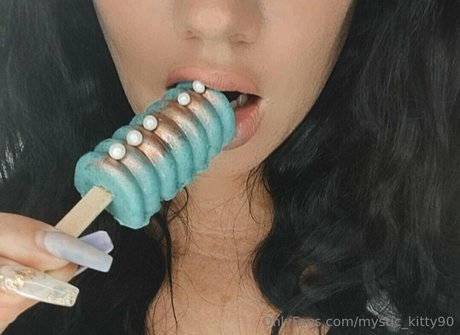 Nacktes geleaktes OnlyFans-Foto von Mystickitty90