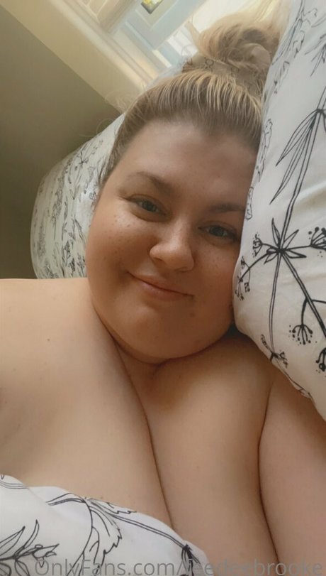 Nacktes geleaktes OnlyFans-Foto von Feedeebrooke