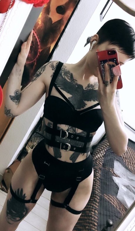 Nacktes geleaktes OnlyFans-Foto von Faerie Blossom