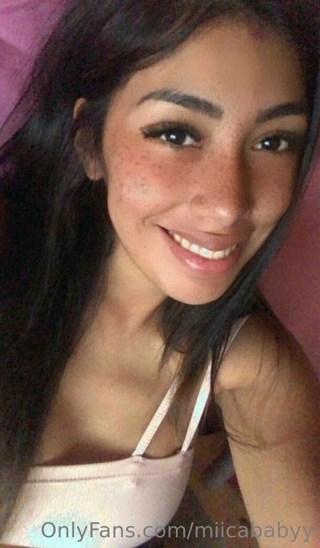 Nacktes geleaktes OnlyFans-Foto von Miicababyy