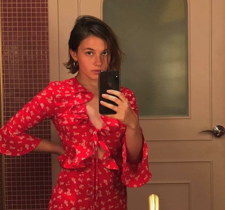 Nacktes geleaktes OnlyFans-Foto von Cailee Spaeny