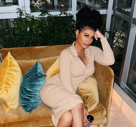 Nacktes geleaktes OnlyFans-Foto von Taylor Rooks
