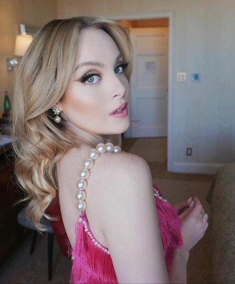 Elizabeth Gillies