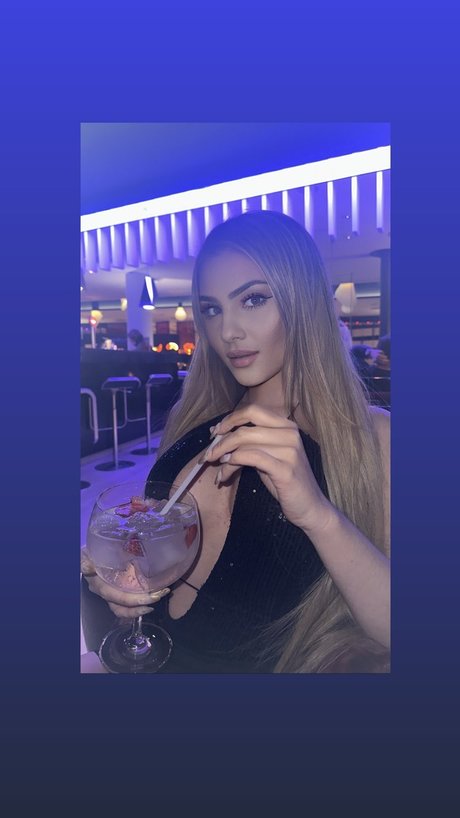 Nacktes geleaktes OnlyFans-Foto von Olgasecret