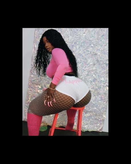 Nacktes geleaktes OnlyFans-Foto von Prettyblaccc