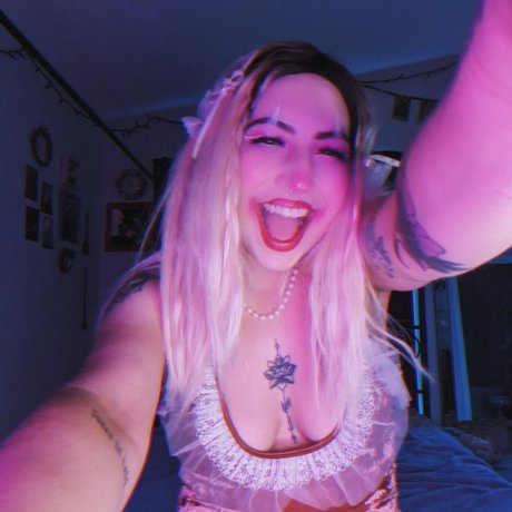 Nacktes geleaktes OnlyFans-Foto von Em