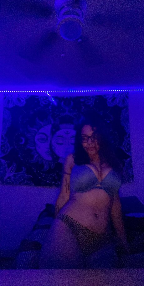 Nacktes geleaktes OnlyFans-Foto von Domi