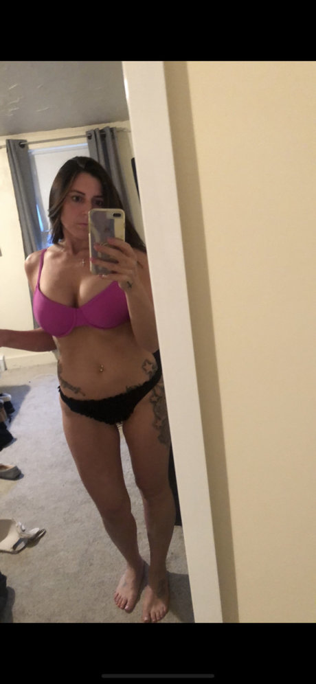 Nacktes geleaktes OnlyFans-Foto von April Marie