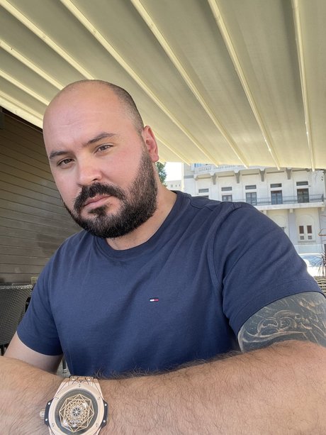 Nacktes geleaktes OnlyFans-Foto von Marius Memet