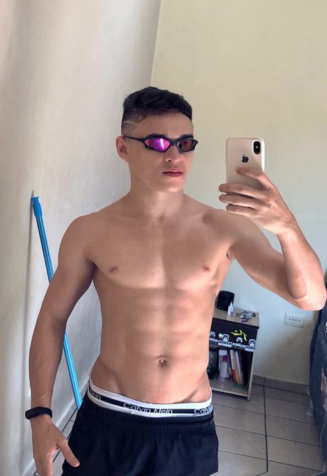 Nacktes geleaktes OnlyFans-Foto von Theusluccas