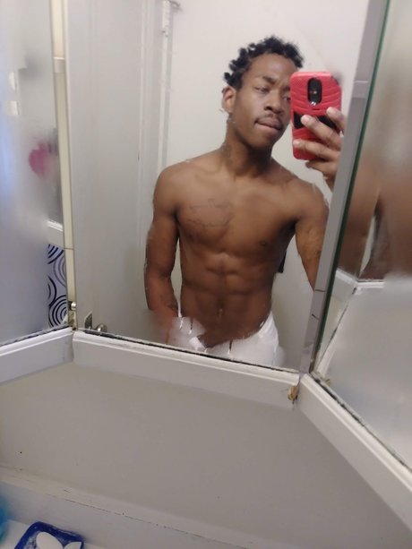 Nacktes geleaktes OnlyFans-Foto von Al