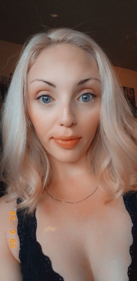 Nacktes geleaktes OnlyFans-Foto von Meadow