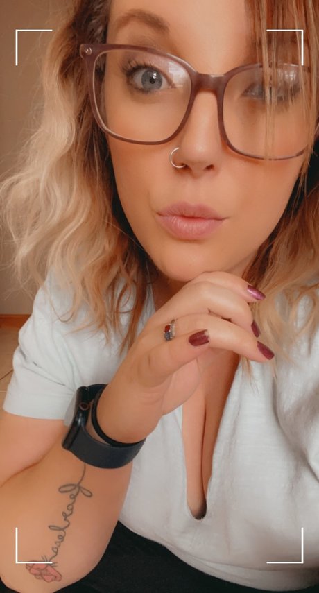 Nacktes geleaktes OnlyFans-Foto von May