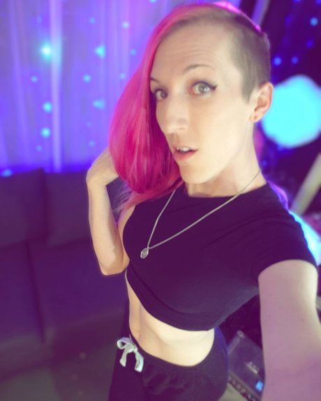 Nacktes geleaktes OnlyFans-Foto von Meowspd