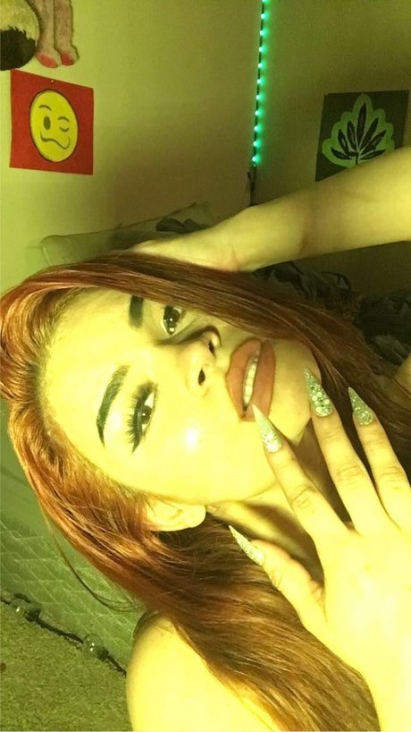 Nacktes geleaktes OnlyFans-Foto von Bhad Bunnie