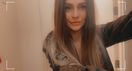 Nacktes geleaktes OnlyFans-Foto von Corinne