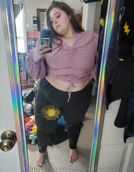 Nacktes geleaktes OnlyFans-Foto von Sunnisoftbodystoner