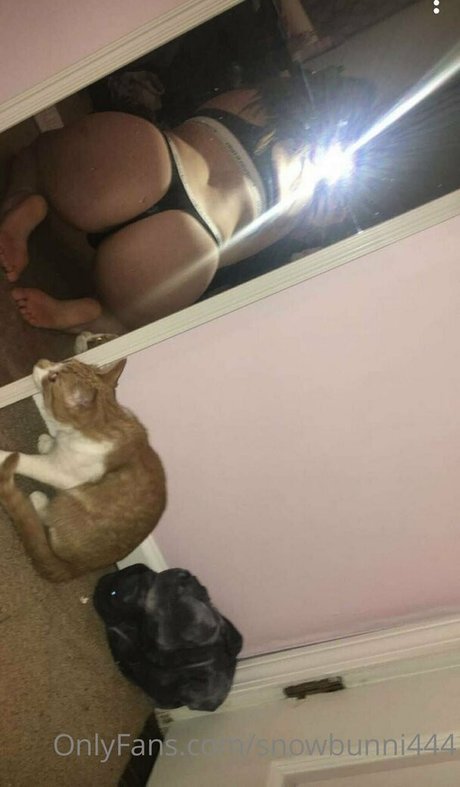 Nacktes geleaktes OnlyFans-Foto von Snowbunni444