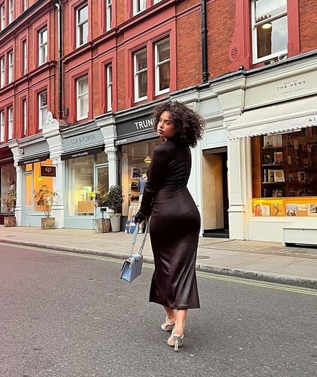 Nacktes geleaktes OnlyFans-Foto von Paola Locatelli
