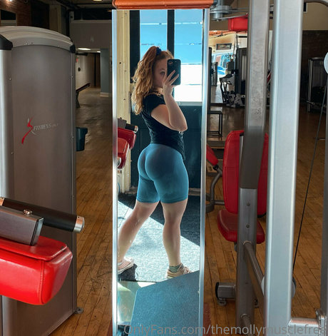 Nacktes geleaktes OnlyFans-Foto von Themollymuscle
