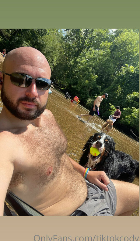 Nacktes geleaktes OnlyFans-Foto von Tiktokcody
