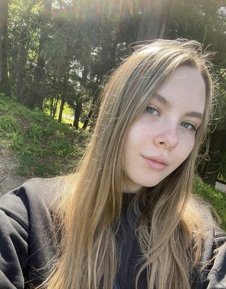 Nacktes geleaktes OnlyFans-Foto von Mirtaworld