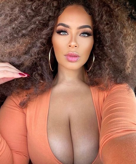 Nacktes geleaktes OnlyFans-Foto von Sirensaysseduce