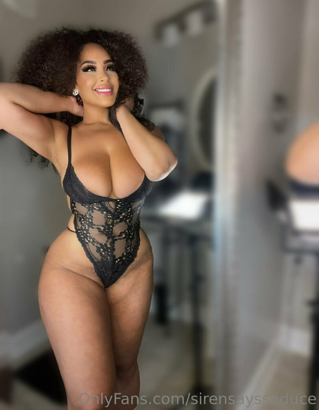 Nacktes geleaktes OnlyFans-Foto von Sirensaysseduce