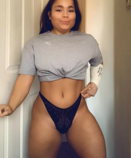 Nacktes geleaktes OnlyFans-Foto von Shannon Dacombe