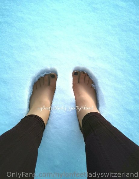 Nacktes geleaktes OnlyFans-Foto von Nylonfeetladyswitzerland