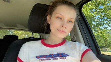 Nacktes geleaktes OnlyFans-Foto von Avanetfree